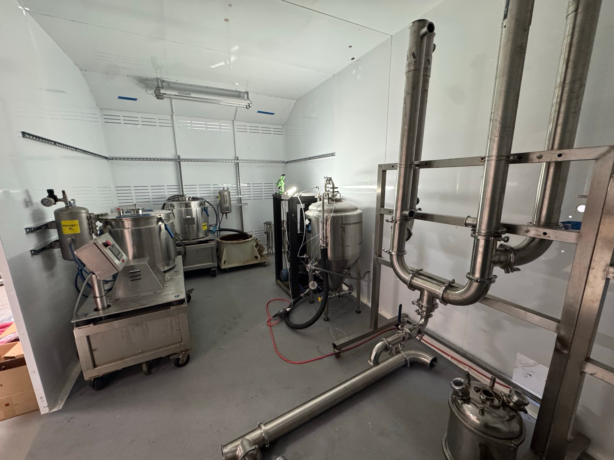 Porto Verde C1D1 extraction cleanroom in Long Beach